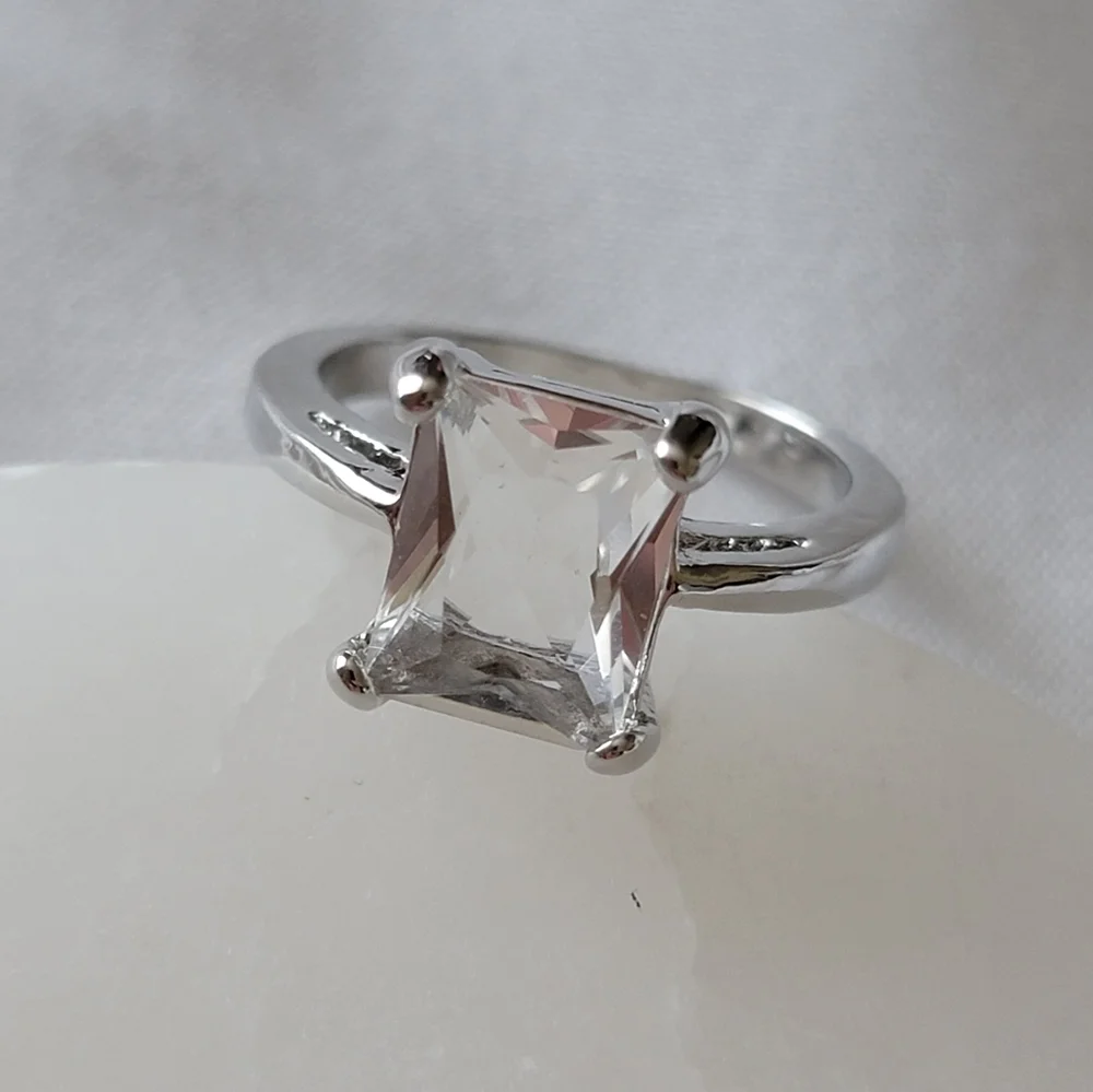 Ring solitaire faux